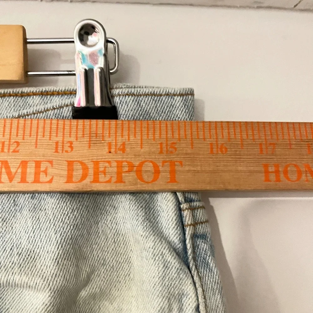 Vintage Levis 555 Relaxed Fit Straight Leg Jeans Light Wash 32x30 Made in USA